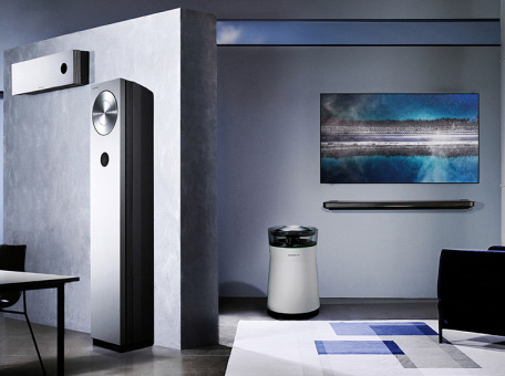 LG SIGNATURE products, OLED TV W, Air Purifier, Air Conditioner, are placed on living room