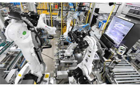 A photo of the various machines busy at work in Smart Factory