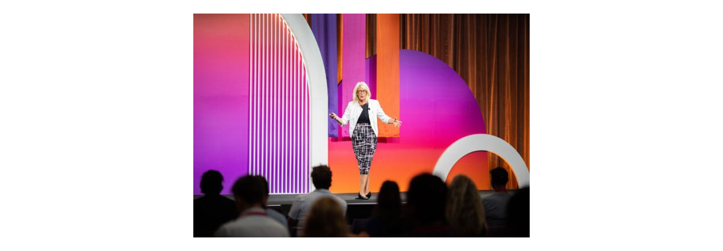 Dr. Mary Lou Jepsen giving a speech at LG NOVA Innovation Festival