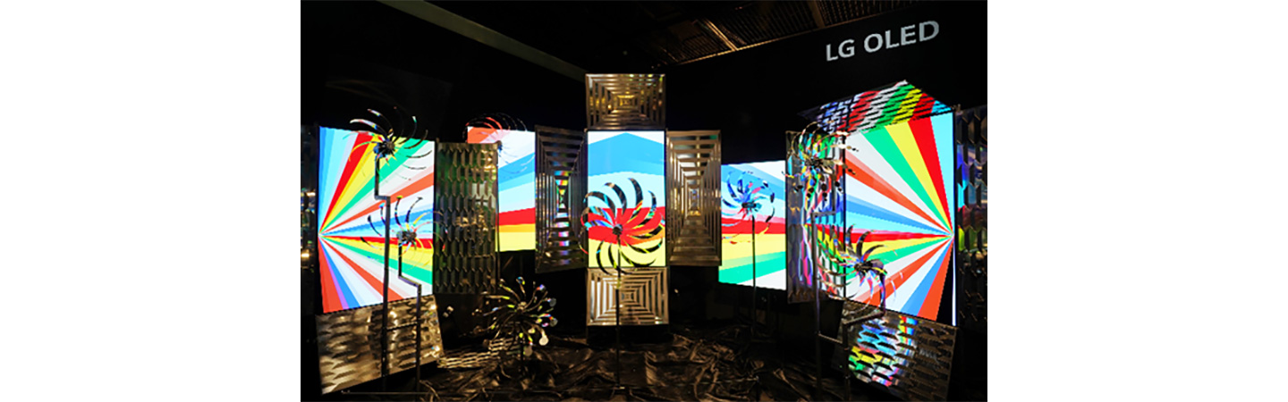 Masters of Colors: BVLGARI’s Exquisite Jewelry and Self-Lit OLED