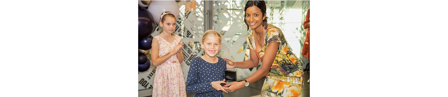  Merissa Forsyth awarding a Pretty Inspirational Award to an inspirational girl to bring recognition to such a strong role model despite her young age.