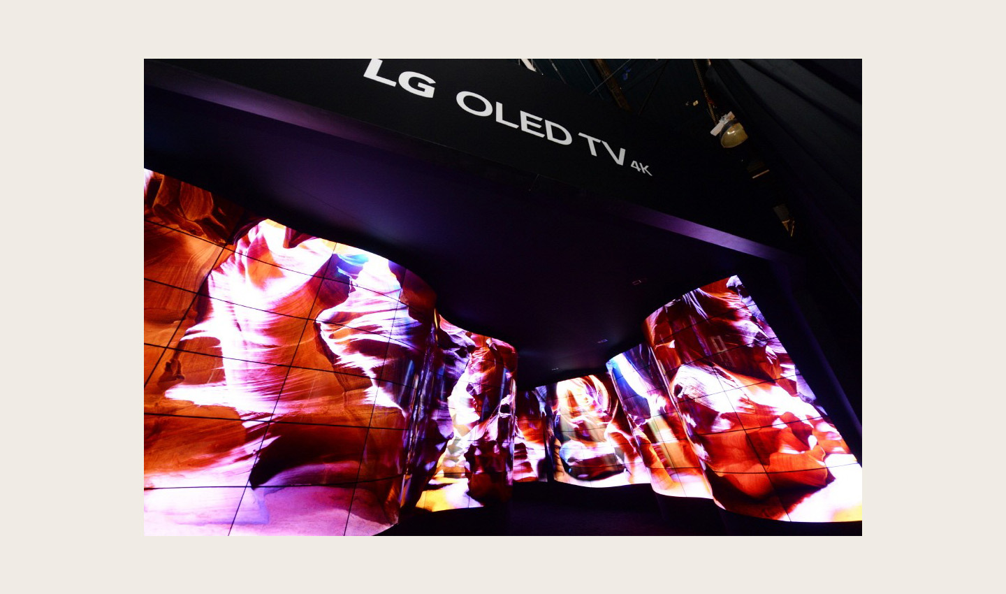 LG OLED Canyon