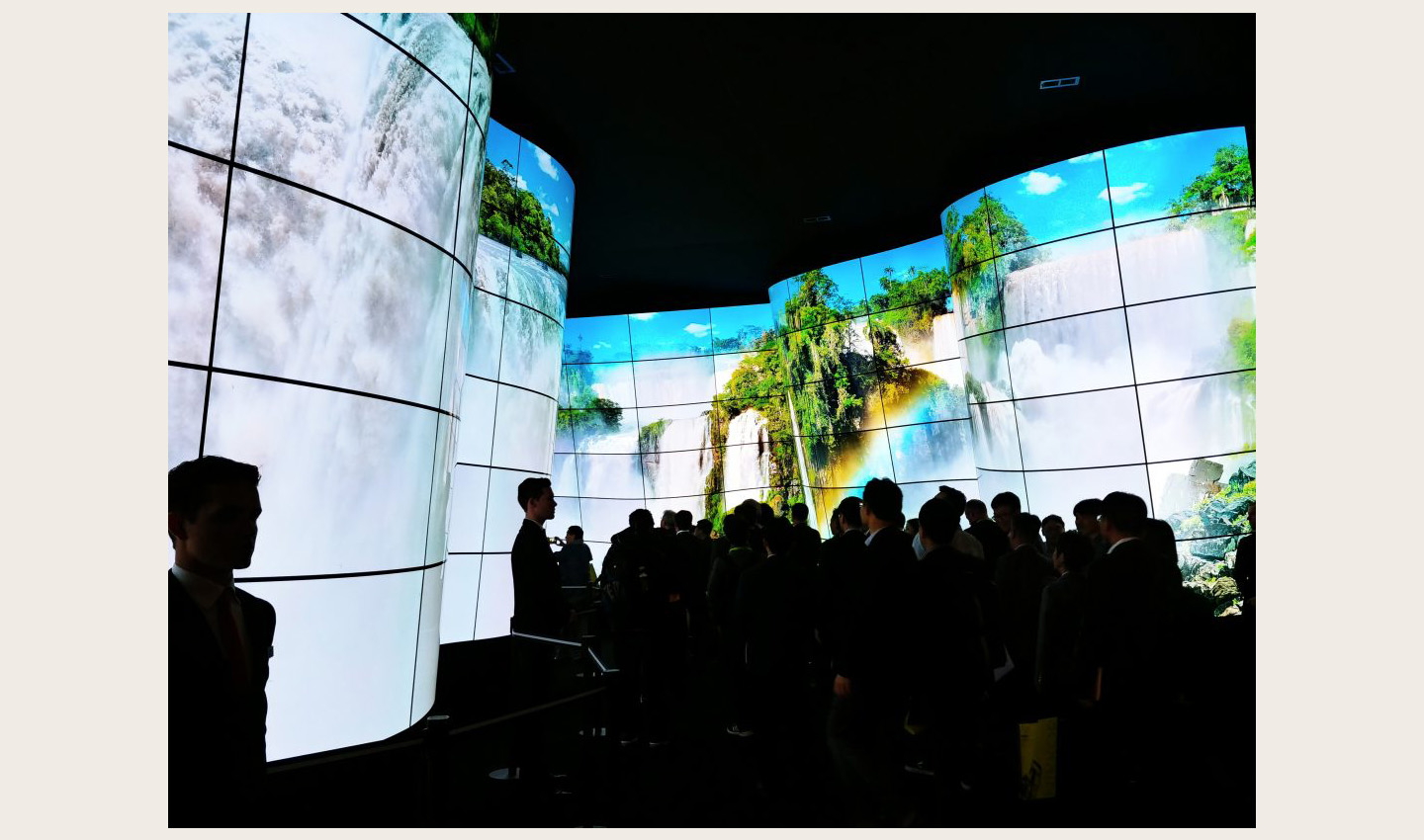 LG OLED Canyon