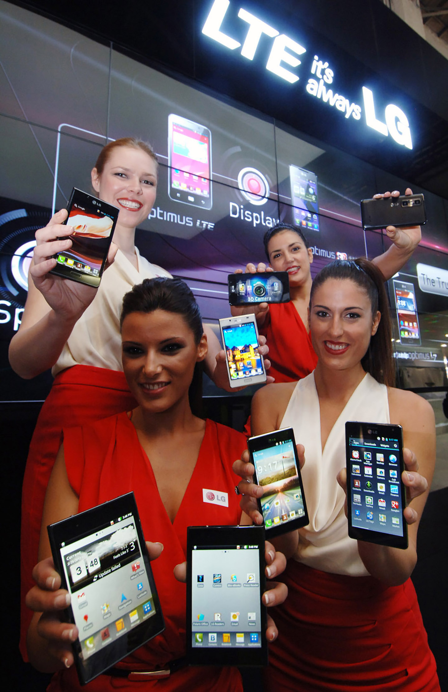 LG’S LEADING EDGE SMARTPHONES
