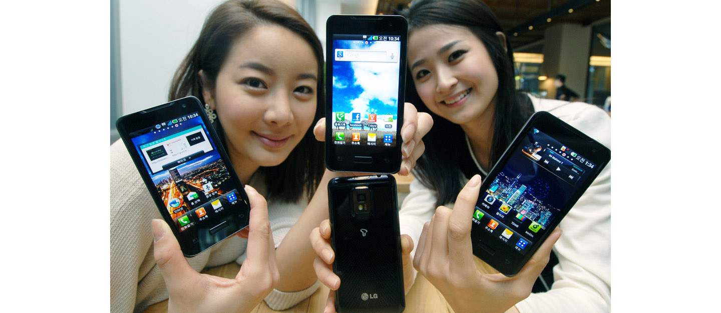 WORLD’S FIRST AND FASTEST DUAL-CORE SMARTPHONE
