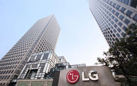 A picture of LG Twin Towers in the daytime