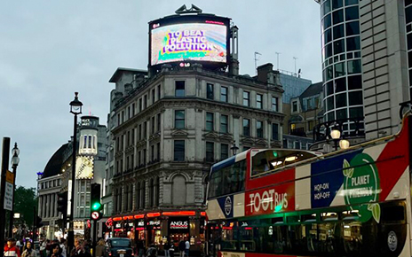 A video highlighting LG's commitment to convert to 100 percent renewable energy displayed on a digital billboard at London’s famed Piccadilly Circus