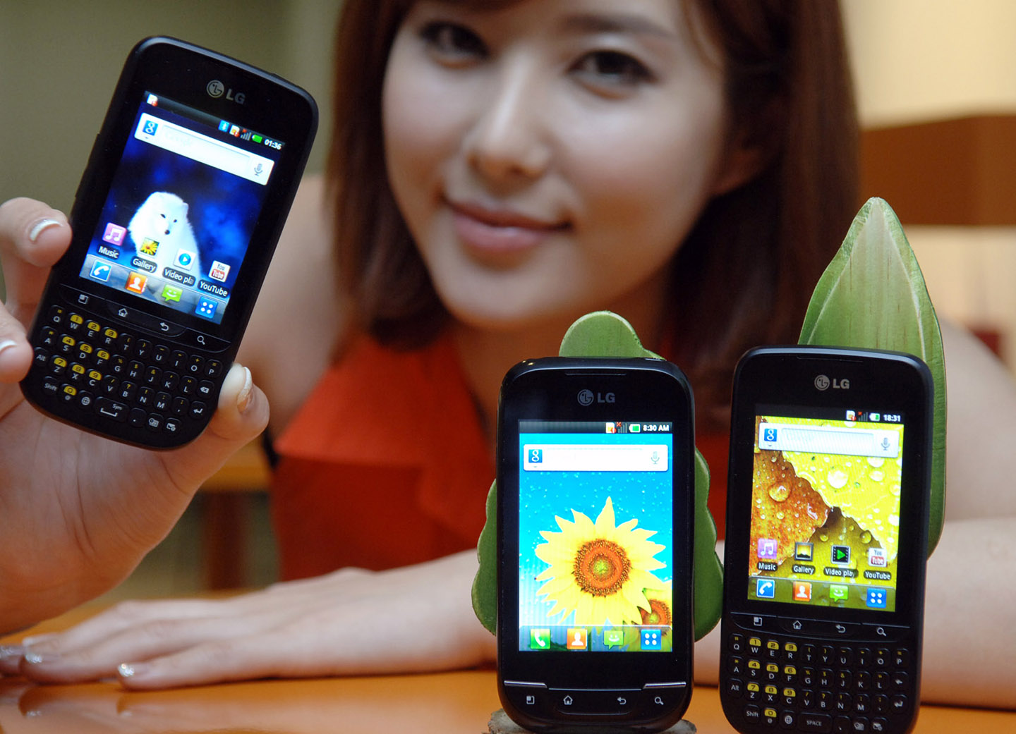 LG RAISES THE ANTE WITH TWO NEW GINGERBREAD SMARTPHONES