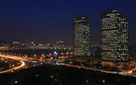A picture of LG Twin Towers at night