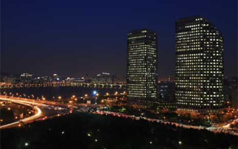 The image of LG Twin Towers at night