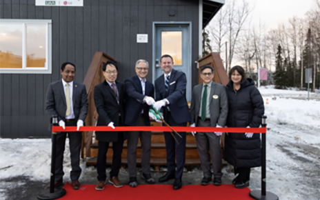 A photo of Professor Getu Hailu (Associate Professor of UAA), Sangok Kweon (Director of LG Electronics research and development), Sean Parnell (UAA Chancellor), Steve Scarbrough (Senior Vice President of LG Electronics USA), Kenrick Mock (Dean of the College of Engineering of UAA), and Suzanne Rigdon (Marketing head of LG Electronics USA) cutting the ribbon  