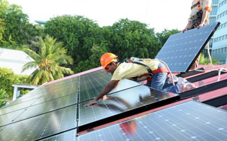 MALDIVES PRESIDENT GOES SOLAR WITH HELP FROM LG