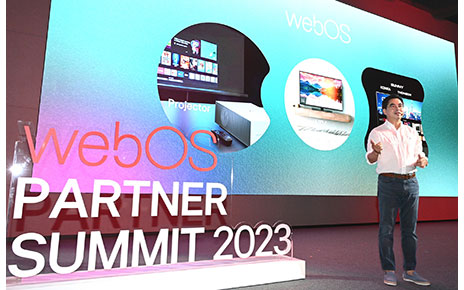 An official from LG Electronics presenting a webOS-related PowerPoint at LG Electronics' webOS Partner Summit event