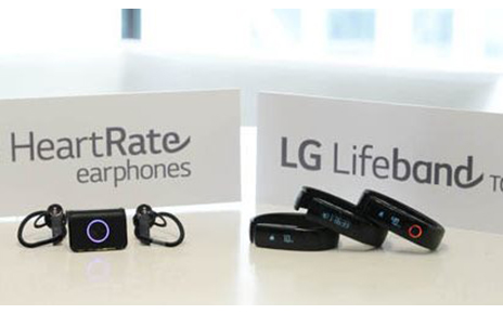 LG ENTERS FITNESS WEARABLE MARKET WITH LIFEBAND TOUCH AND HEART RATE EARPHONES