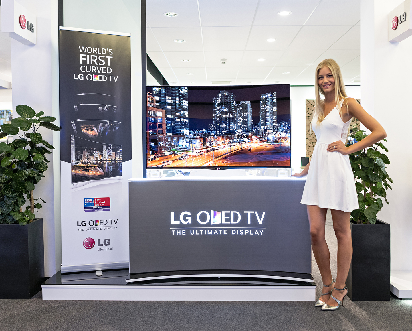 LG FIRST TO LAUNCH OLED TV IN EUROPEAN MARKET
