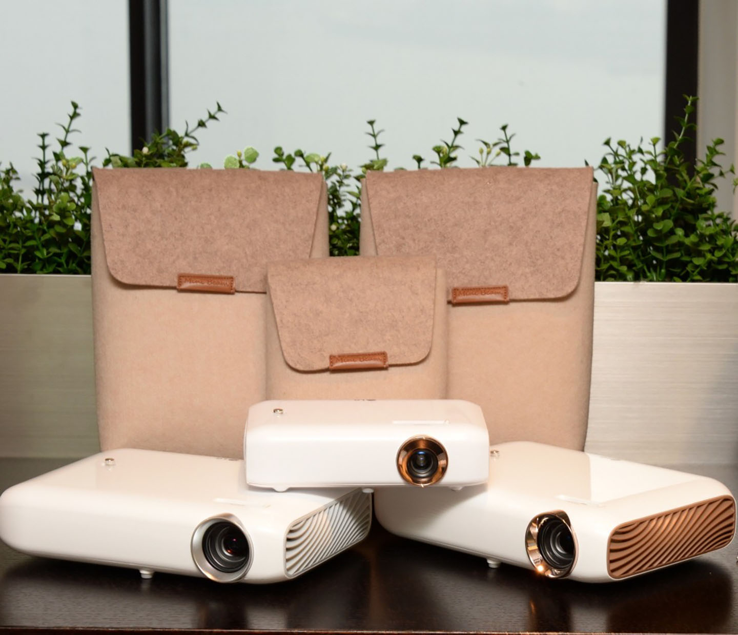 LG STRENGTHENS FULL LED PROJECTOR LINEUP WITH BLUETOOTH CONNECTIVITY