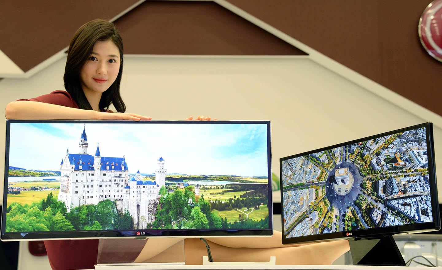 LG TO INTRODUCE NEWEST PREMIUM MONITORS AT CES