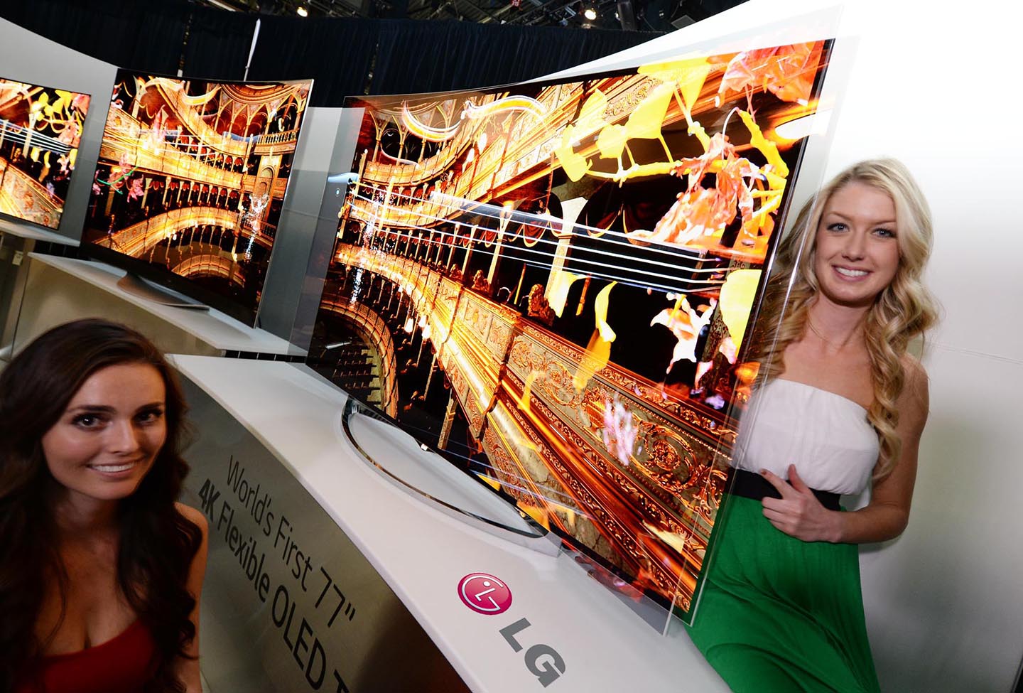 LG UNVEILS WORLD’S FIRST FLEXIBLE OLED TV AT CES 2014