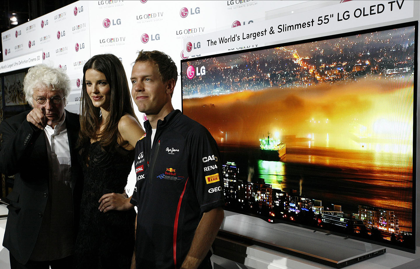 LG USHERS IN A NEW ERA OF VIEWING PLEASURE WITH “ULTIMATE DISPLAY” OLED TV