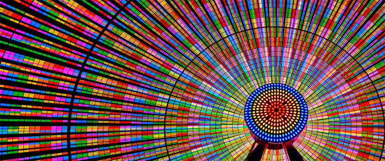 The Seattle Great Wheel shining with lots of colors