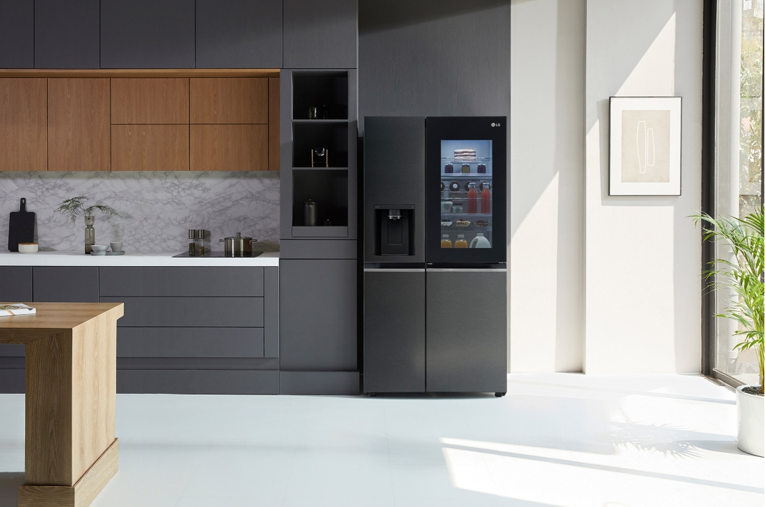 LG 635L InstaView™ American Style Fridge Freezer Matte Black Total No Frost, GSXV91MCAE