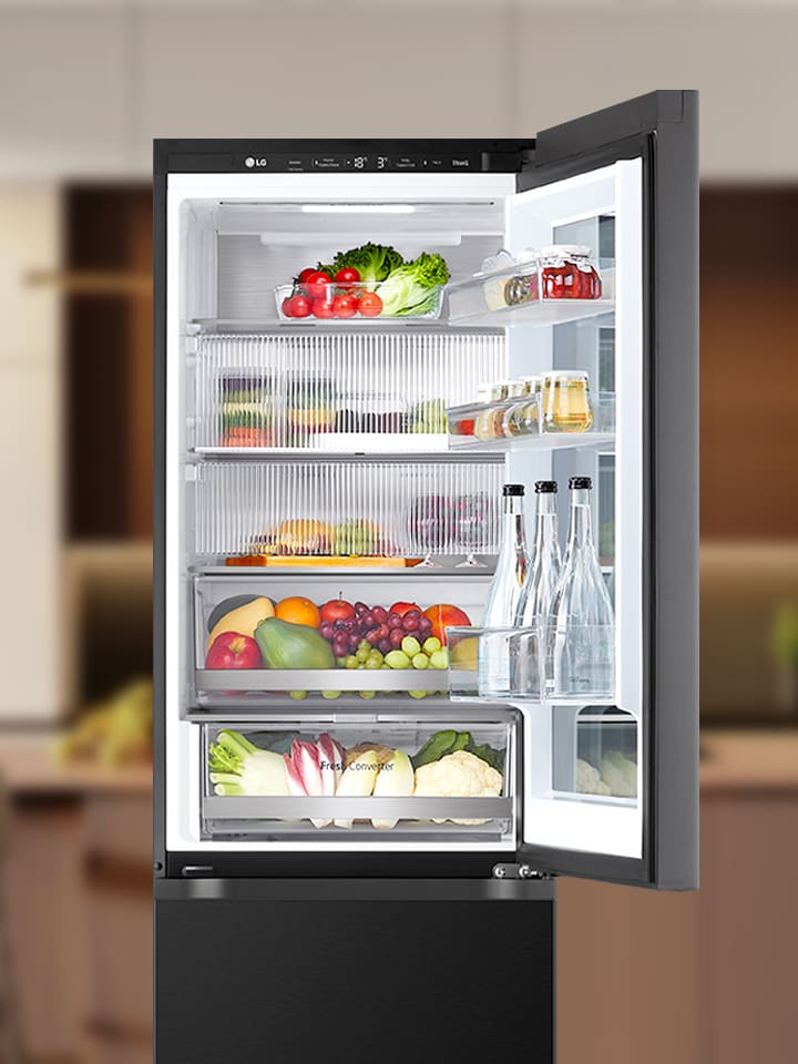Designed with a food cover, the refrigerator helps retain cold air even when the door is open.