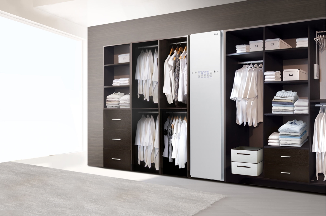 LG Styler Steam Wardrobe with ThinQ™ | 3 Hangers, White, S3WF