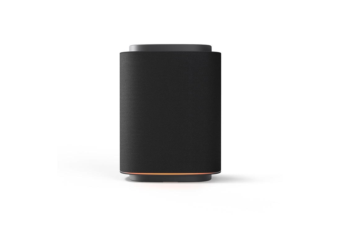 front view of the sound suite M5 on a white background with a slight shadow underneath