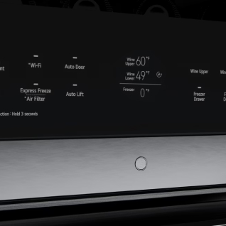 Glalss touch LED display of LG SIGNATURE Wine Cellar shows diverse information about wine conditions.